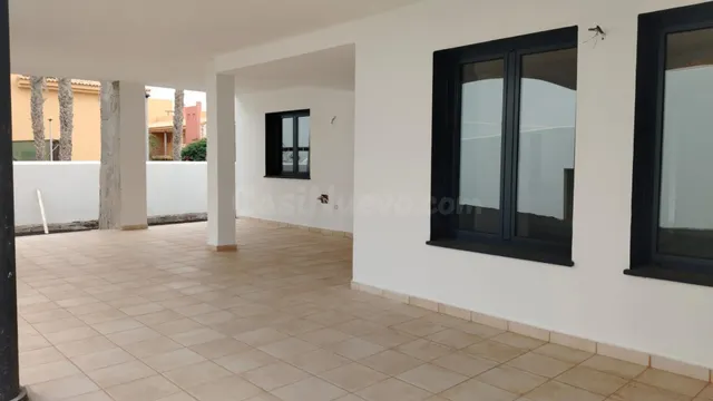 Apartamento en Planta Baja con Amplia Terraza, Jardín Privad - foto 5