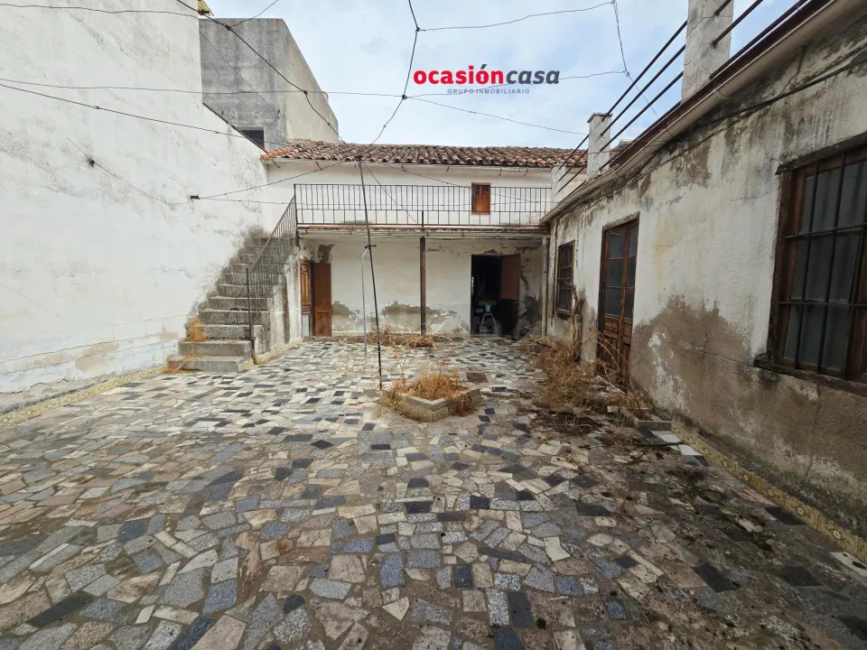 VIVIENDA JUNTO AL BULEVAR DE POZOBLANCO