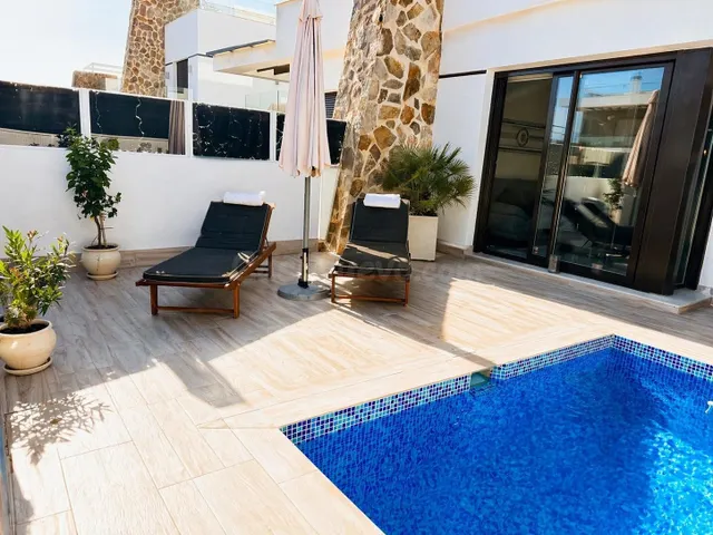 Adosado contemporáneo en calle Navia con piscina privada y s - foto 3