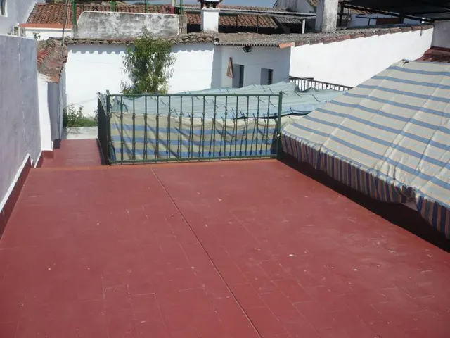 CASA DE PUEBLO EN PARQUE NATURAL — 21