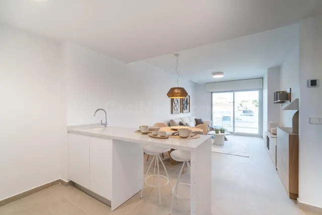 Moderno residencial junto al mar en Playa Flamenca - foto 4