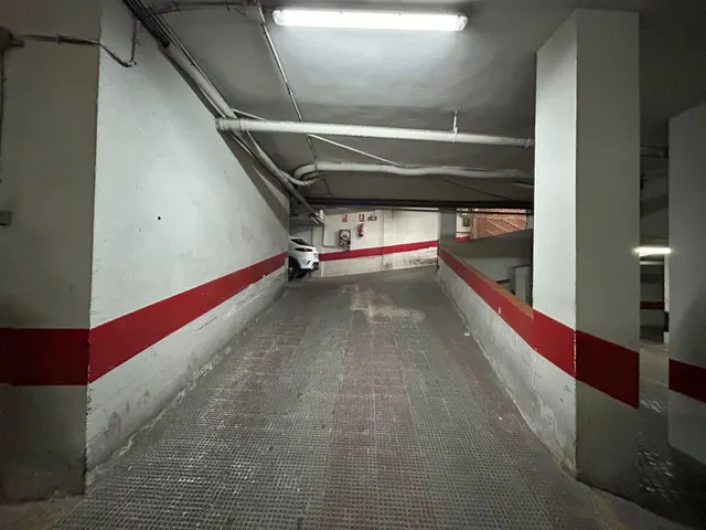 Plaza de garaje y trastero en Pajaritos — 5