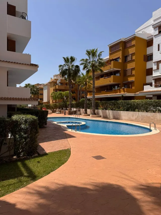 Acogedor Apartamento en Punta Prima, Torrevieja - Ideal para Disfrutar del Sol Mediterráneo — 25