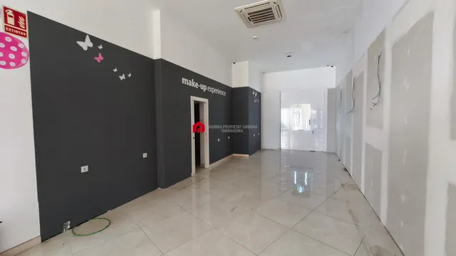 En venta local comercial en el centro de Tortosa. — 7