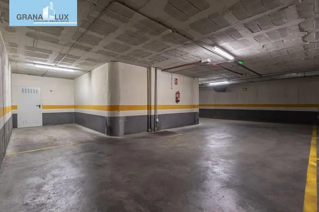 MAGNIFICA PLAZA DE GARAJE EN BARRIO FIGARES - JUNTO A CALLE ALHAMAR — 4