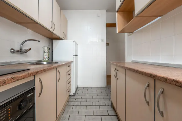 Piso de 87 m2 con 3 dormitorios en Pedro Antonio de Alarcón 27, junto a Recogidas — 14