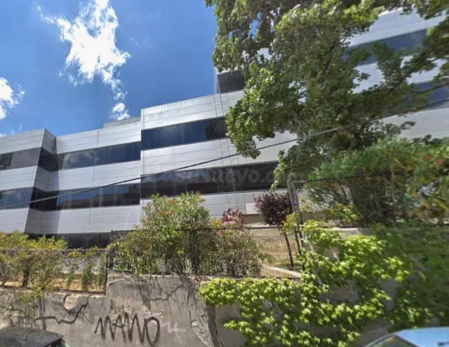 EDIFICIO DE OFICINAS EN VENTA C/ NAVALUENGA,1. LAS ROZAS. — 2