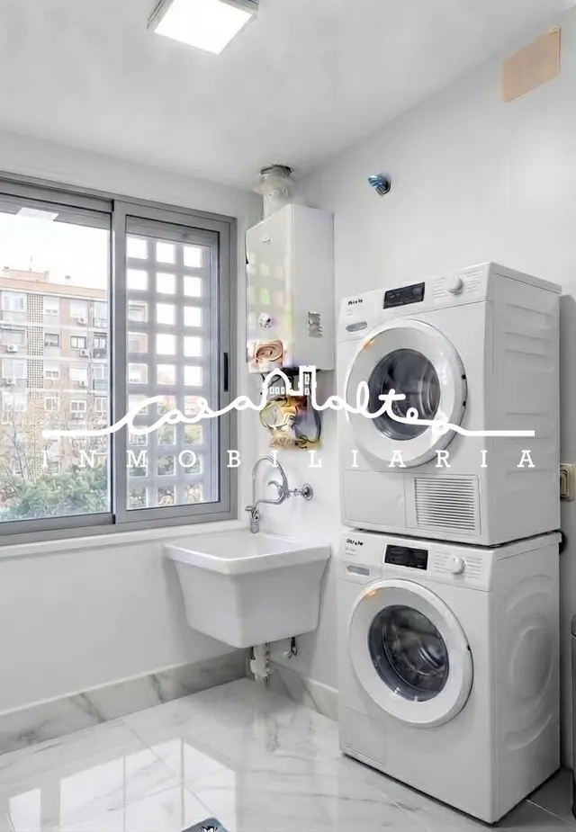 Apartamento de 2 dormitorios con terraza y piscina en el centro de El Albir — 2