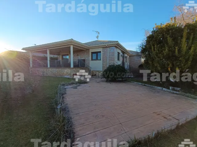CHALET UNIFAMILIAR CON 900 METROS DE PARCELA EN SAN CRISTOBA