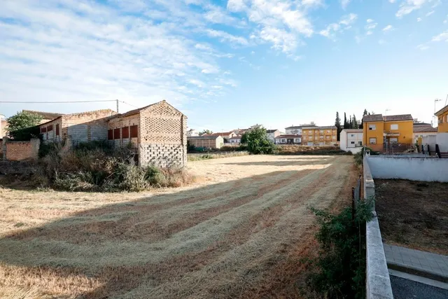 ¿Estás buscando terreno para invertir? ¡ ¡ Lo has encontrado!! Solar urbano con 3.441m2 — 9