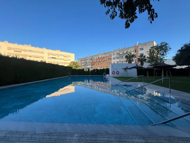 ¡Vivienda VPO de 4 dormitorios y 2 baños con piscina, terraza y garaje, en Noreña! — 40