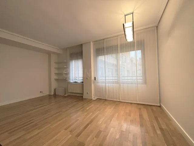 Piso EXTERIOR de 3 DORM con 2 plazas de garaje y piscina en Sanchinarro — 4