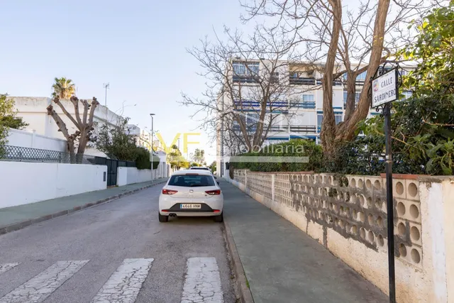 Vive el Mediterráneo con Todo al Alcance: Ubicación, Confort y Rentabilidad en Los Álamos — 49