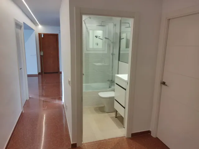 Piso grande reformado en Avenidas — 14