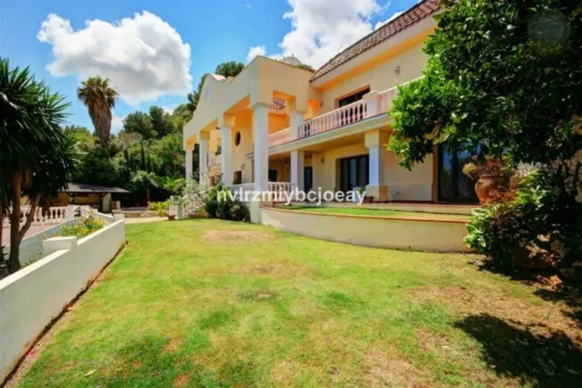 Chalet 10 habitaciones 658m² en venta - Benalmádena Pueblo