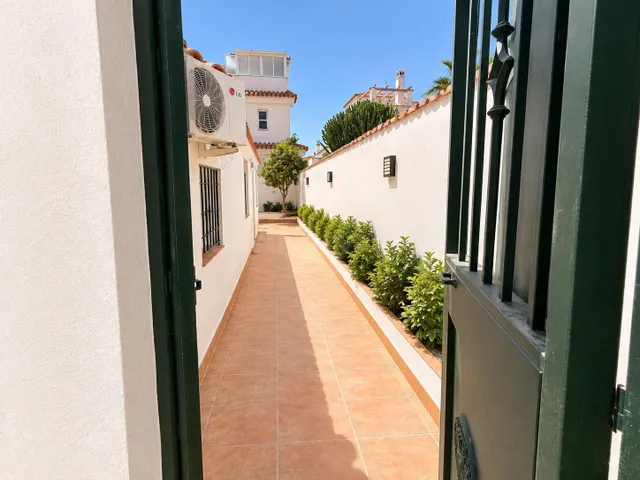 PAREADO EN LA SIERREZUELA , MIJAS - OPORTUNIDAD DE REFORMA - foto 2