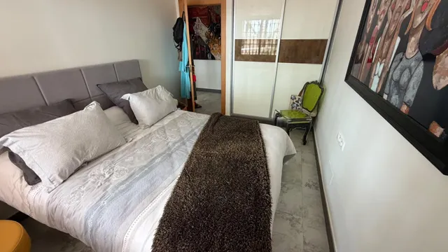 VILLA DE 4 DORMITORIOS Y 3 BAÑOS. PARCELA DE 1.850 M2. CON PISCINA CLIMATIZADA Y CASA DE INVITADOS INDEPENDIENTE EN CATRAL. — 37