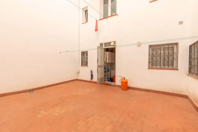 Amplia vivienda de 4 dormitorios con plaza de garaje opcional en Granada — 20