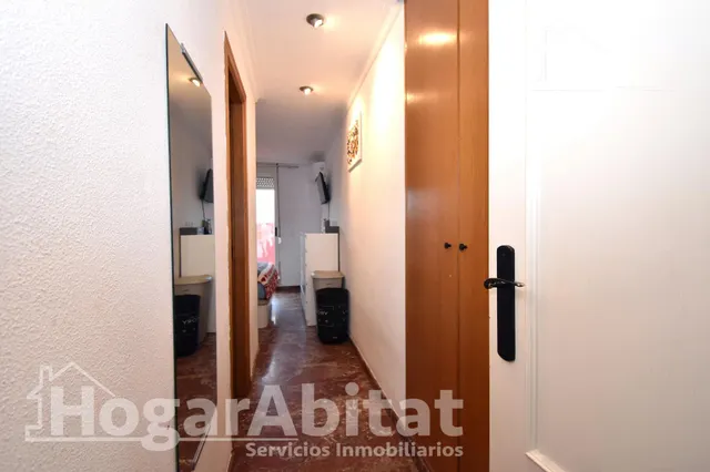 ¡Vistas panorámicas! Ático amplio y sofisticado con terraza y ascensor — 40