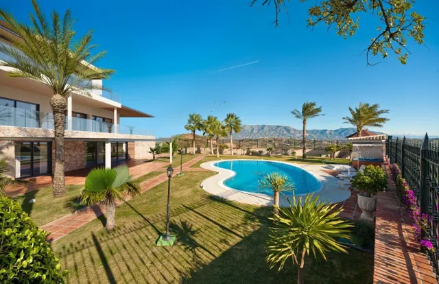 Villa de Lujo con vistas al mar y al golf. 7 dormitorios, 10 baños. Calanova Golf, La Cala de Mijas — 46