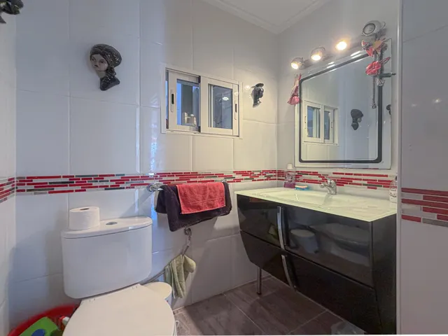 Exclusivo Adosado con excelente diseño y 2 amplias terrazas + solarium privado con vistas despejadas ( Sin gastos de comunidad ) — 30