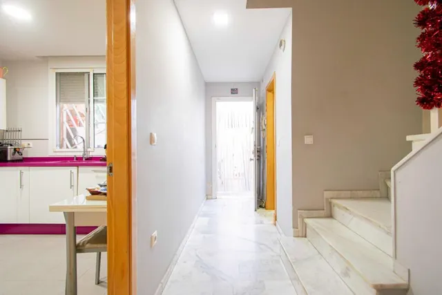 Gran casa adosada en Montequinto, con sótano, buhardilla y espectacular terraza!!! — 11