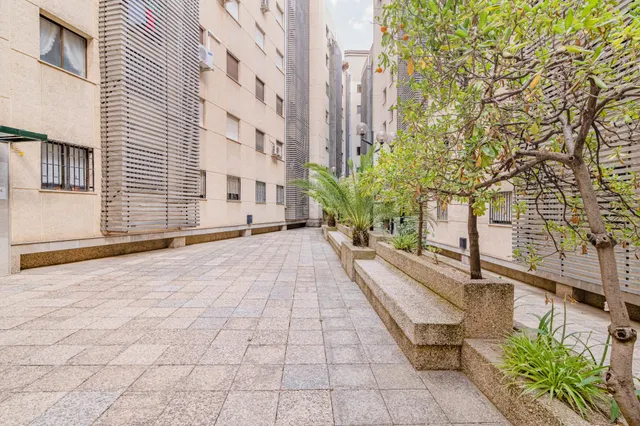 Amplio piso situado en el emblemático Edificio Presidente en Caleta — 28
