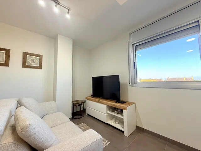APARTAMENTO CON PISCINA COMUNITARIA Y PARKING EN JESUS I MARIA, DELTEBRE — 11