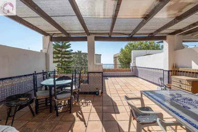 PRECIOSA CASA EN URBANIZACION PRIVADA VELILLA ALMUÑECAR PLAY - foto 2