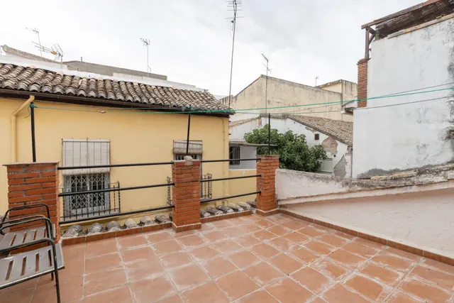BONITA CASA PARA REFORMAR — 25