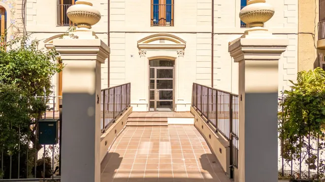 EXCEPCIONAL ATICO EN EDIFICIO CENTENARIO TOTALMENTE REHABILI