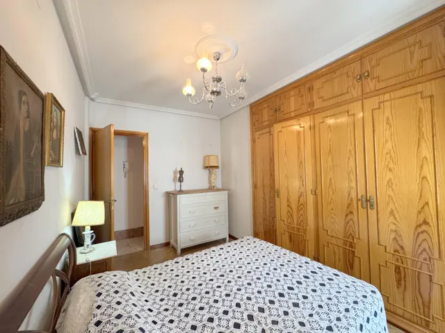 CASA EN LA EMBLEMATICA PLAZA DEL CASTILLO DE CANDELEDA — 24