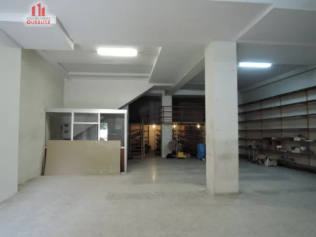 SE VENDE O ALQUILA LOCAL COMERCIAL EN O COUTO. — 2