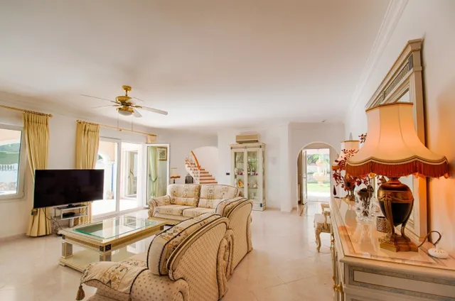 MAJESTUOSA VILLA CON VISTAS AL MAR, CERCA DE LA PLAYA DE LA FUSTERA, BENISSA — 8