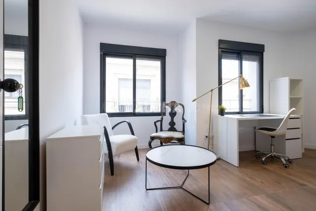DISPONIBLE A PARTIR DEL 13 DE JULIO DE 2026. HABITACIÓN PARA - foto 2