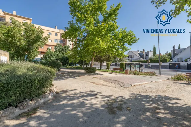 Encantadora Casa Reformada en Ogijares con Vistas y Espacios para Disfrutar — 50