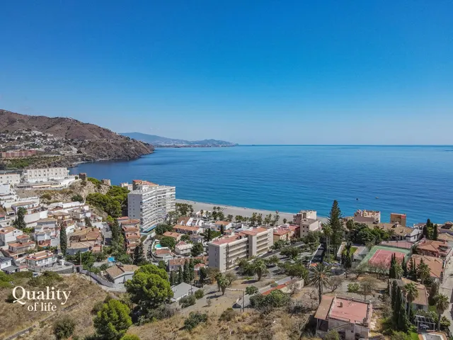 FINCA CON VISTAS AL MAR · DOBLE ACCESO · A 2 MINUTOS DE LA PLAYA · GRAN POTENCIAL RESIDENCIAL — 8