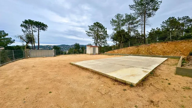 TERRENO URBANIZABLE, LLANO Y BIEN UBICADO EN LLORET!! - foto 2