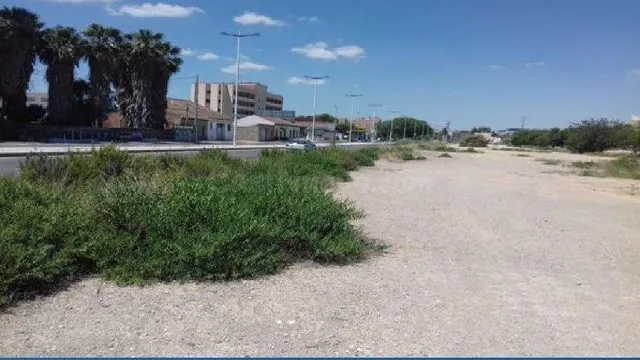 Parcela en Avenida Región de Murcia, Los Dolores, Murcia — 5