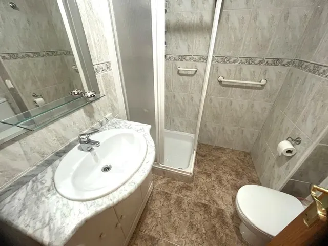 Piso en venta en Guardamar del Segura con plaza de garaje y dos terrazas — 18
