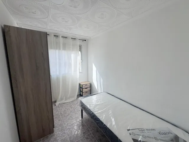 Alta rentabilidad: piso de 4 dormitorios, semireformado, amueblado a estrenar en Alicante, listo para entrar a vivir, a 4 km de la playa — 13
