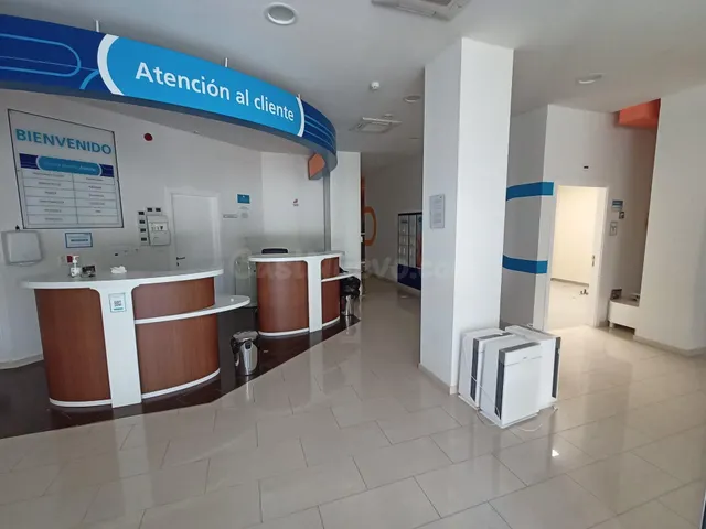LOCAL COMERCIAL ACONDICIONADO PARA CLÍNICA EN CALLE CONSTANT