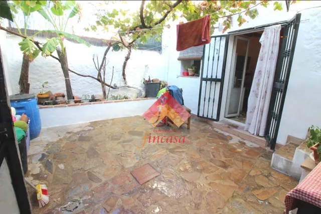 ¡¡ BAJA DE PRECIO!! VENTA DE ESTUPENDA CASA EN ARRIATE