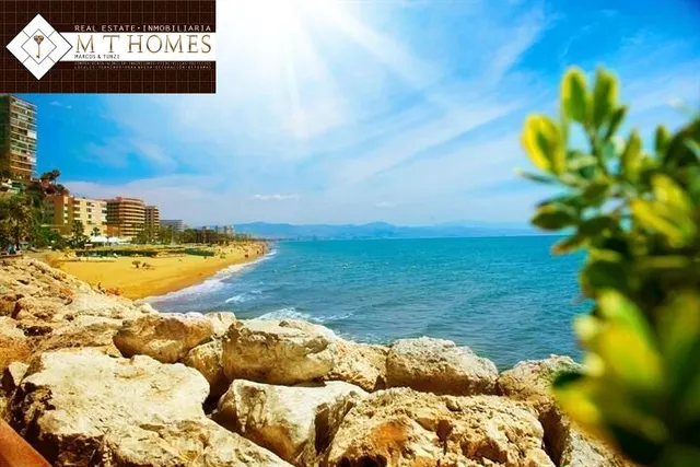 Elegante apartamento con vistas al parque y la piscina – 500 metros de playamar, tren y todos los servicios – urbanización privada con zonas ajardinadas — 15