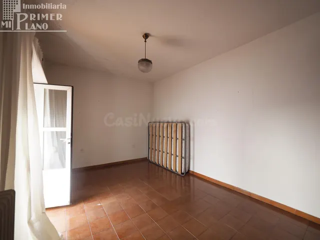 Amplia Casa en el Centro de Tomelloso – ¡Ideal para Reformar - foto 3