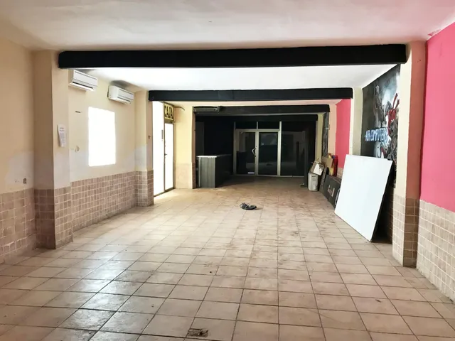 SE VENDEN DOS LOCALES  EN CALLE  CONCEPCION ARENA — 2