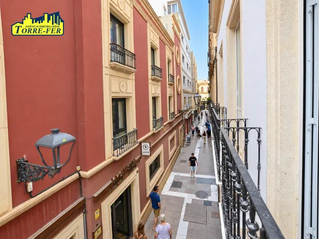ESTRENA VIVIENDA EN EL CORAZÓN DE ALMERÍA – CALLE LAS TIENDAS — 12