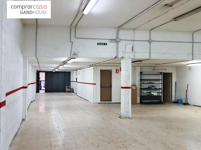 Fantástico Local en Esplugues de Llobregat — 15