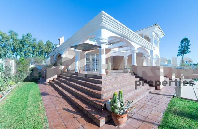 SE VENDE CHALET LUJO EN LAS MARINAS JUNTO CAMPO DE GOLF - foto 2