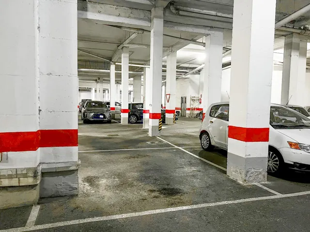 Plaza de Garaje para Coche en Venta en Ensanche Diputación — 5